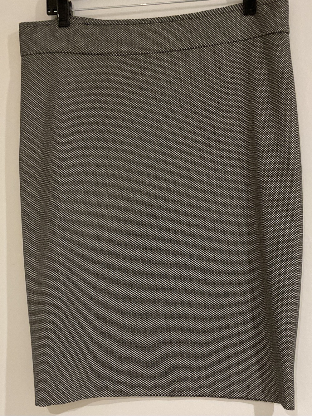 Tailored Herringbone Pencil Skirt in Black and White